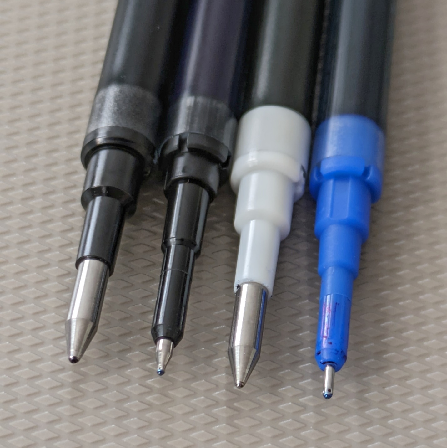 From left: Pilot G2 0.7, Pilot Juice Up 0.4, Pilot ILMILY 0.5, Pilot Precise V5